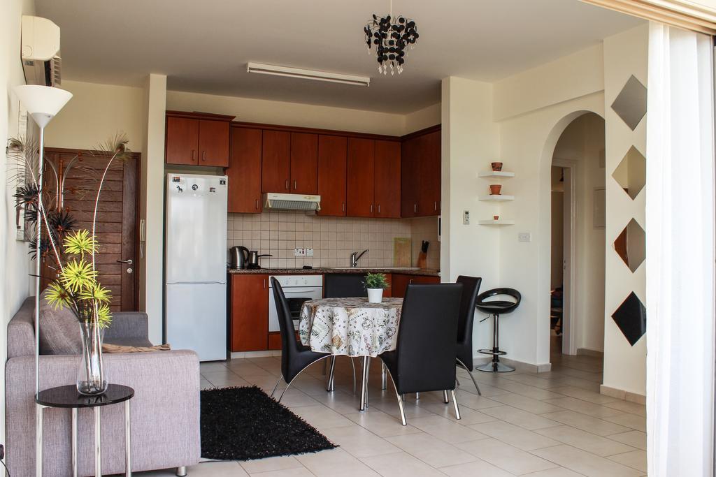 King'S Gardens Apartment Paphos Exterior photo